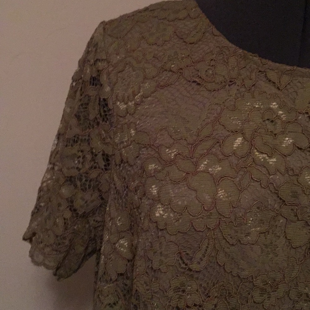 Beautiful Lace blouse - Picture 3 of 5